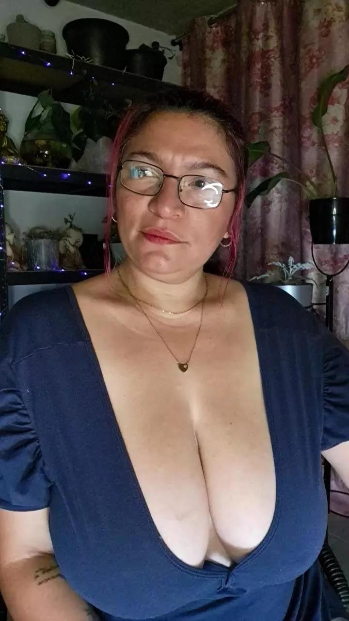 Photos of CrazyMom69 from Cam4 is Freechat