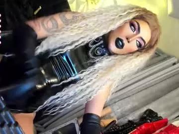 Girls and cam to cam: Watch as these sophisticated entertainers uncover their stunning costumes and curvaceous curves online!