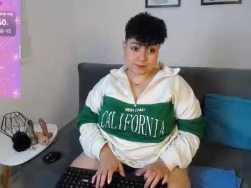 curly_cam_queen from Chaturbate is Freechat