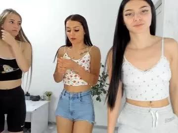 Girls and cam to cam: Watch as these sophisticated entertainers uncover their stunning costumes and curvaceous curves online!