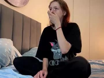 ellie_hollow from Chaturbate