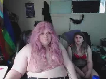 Girls and cam to cam: Watch as these sophisticated entertainers uncover their stunning costumes and curvaceous curves online!