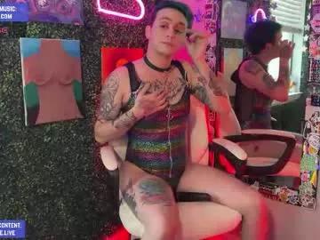 Girls and cam to cam: Watch as these sophisticated entertainers uncover their stunning costumes and curvaceous curves online!