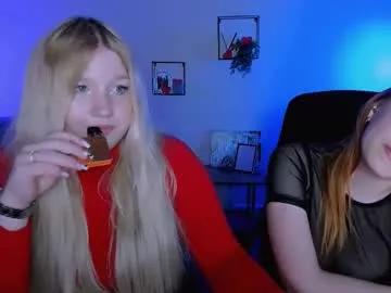 Girls and cam to cam: Watch as these sophisticated entertainers uncover their stunning costumes and curvaceous curves online!