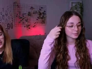 kiki_yourlove from Chaturbate is Freechat