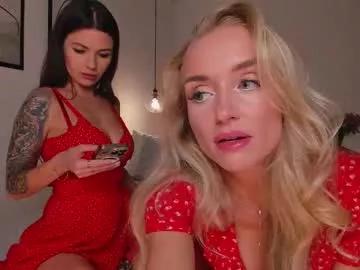 Girls and cam to cam: Watch as these sophisticated entertainers uncover their stunning costumes and curvaceous curves online!