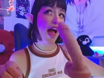 Girls and cam to cam: Watch as these sophisticated entertainers uncover their stunning costumes and curvaceous curves online!