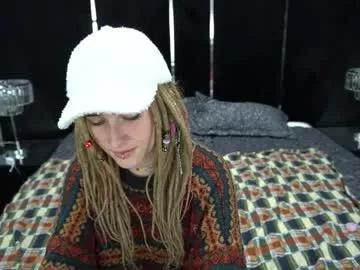 lilelfiee from Chaturbate