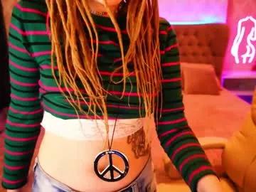 lilelfiee from Chaturbate
