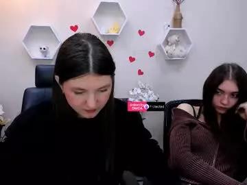 Girls and cam to cam: Watch as these sophisticated entertainers uncover their stunning costumes and curvaceous curves online!