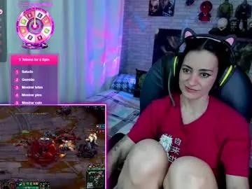 Girls and cam to cam: Watch as these sophisticated entertainers uncover their stunning costumes and curvaceous curves online!