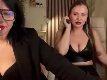 Girls and cam to cam: Watch as these sophisticated entertainers uncover their stunning costumes and curvaceous curves online!