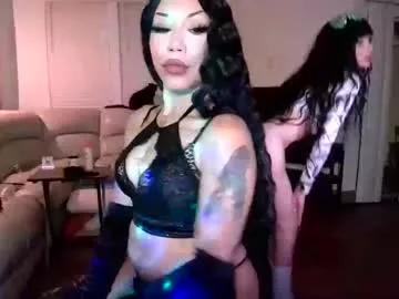 Girls and cam to cam: Watch as these sophisticated entertainers uncover their stunning costumes and curvaceous curves online!