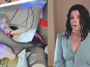 Girls and cam to cam: Watch as these sophisticated entertainers uncover their stunning costumes and curvaceous curves online!
