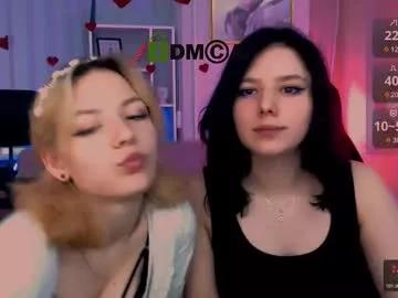 Girls and cam to cam: Watch as these sophisticated entertainers uncover their stunning costumes and curvaceous curves online!