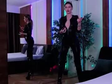 Girls and cam to cam: Watch as these sophisticated entertainers uncover their stunning costumes and curvaceous curves online!