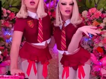 Girls and cam to cam: Watch as these sophisticated entertainers uncover their stunning costumes and curvaceous curves online!