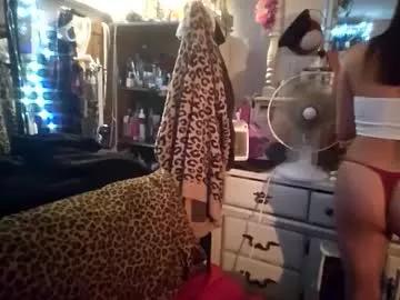 Girls and cam to cam: Watch as these sophisticated entertainers uncover their stunning costumes and curvaceous curves online!