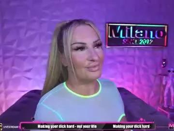 Girls and cam to cam: Watch as these sophisticated entertainers uncover their stunning costumes and curvaceous curves online!