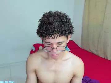 tom_blue10 from Chaturbate is Freechat