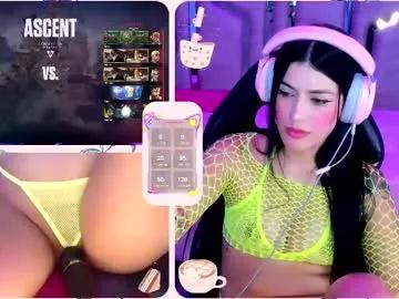Girls and cam to cam: Watch as these sophisticated entertainers uncover their stunning costumes and curvaceous curves online!