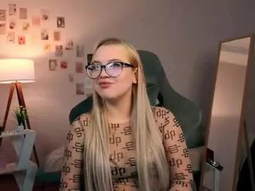 yourjullymoon from Chaturbate is Freechat