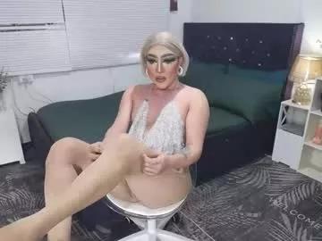 Girls and cam to cam: Watch as these sophisticated entertainers uncover their stunning costumes and curvaceous curves online!
