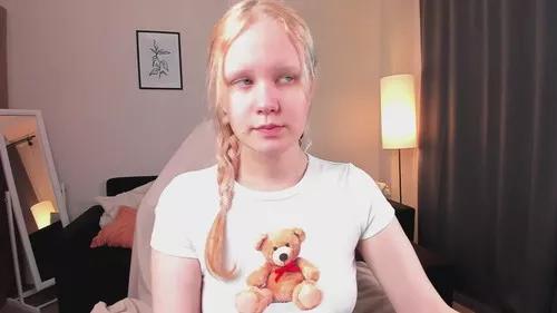 boostyboobs from Cherry is Freechat