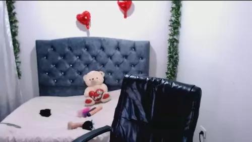 Girls and cam to cam: Watch as these sophisticated entertainers uncover their stunning costumes and curvaceous curves online!