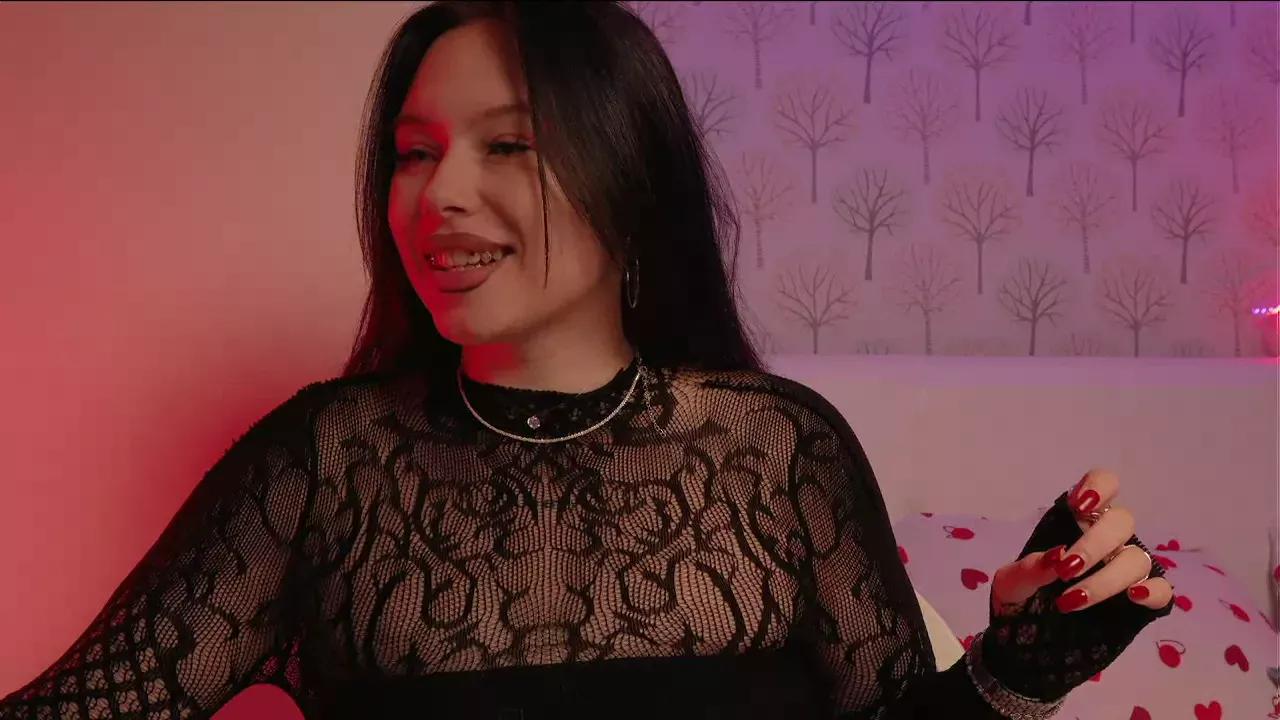 ellisweetease from Cherry is Freechat
