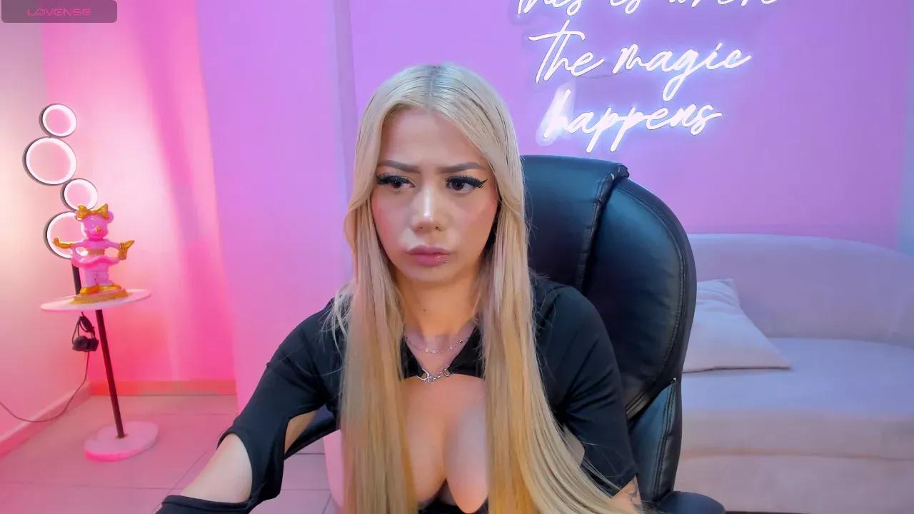 Girls and cam to cam: Watch as these sophisticated entertainers uncover their stunning costumes and curvaceous curves online!