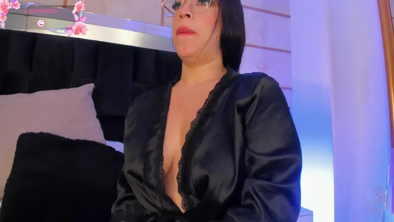 Girls and cam to cam: Watch as these sophisticated entertainers uncover their stunning costumes and curvaceous curves online!