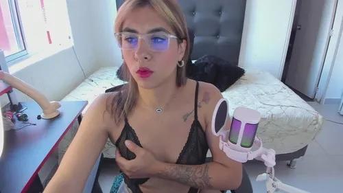 Girls and cam to cam: Watch as these sophisticated entertainers uncover their stunning costumes and curvaceous curves online!