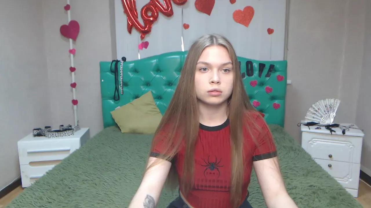 Photos of larapika from Cherry is Freechat