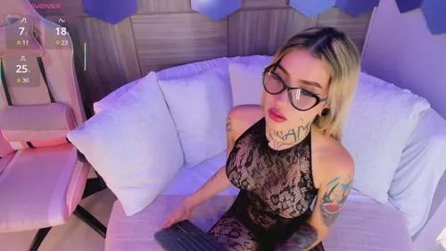 Girls and cam to cam: Watch as these sophisticated entertainers uncover their stunning costumes and curvaceous curves online!