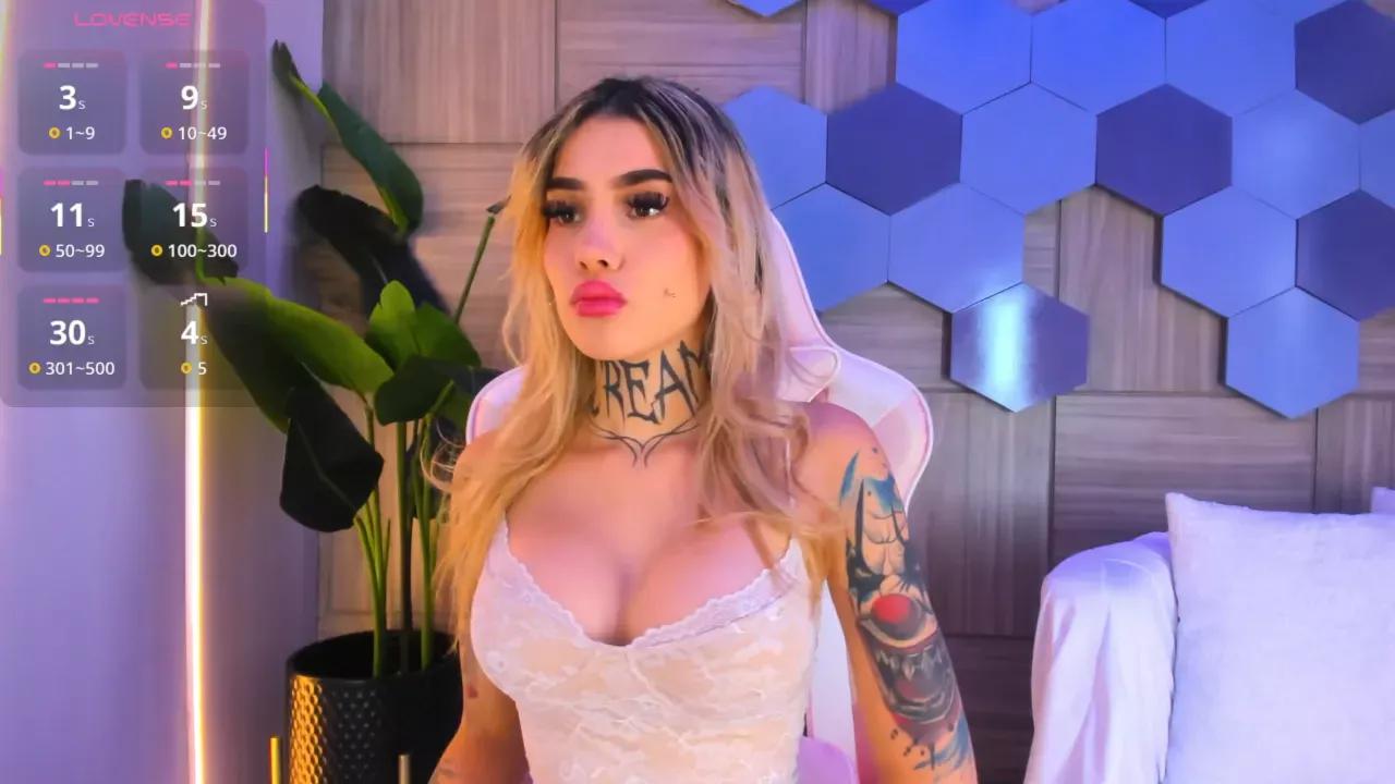 larathorne from Cherry is Freechat