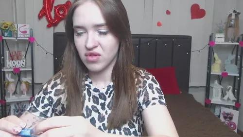 laurahlot from Cherry is Freechat
