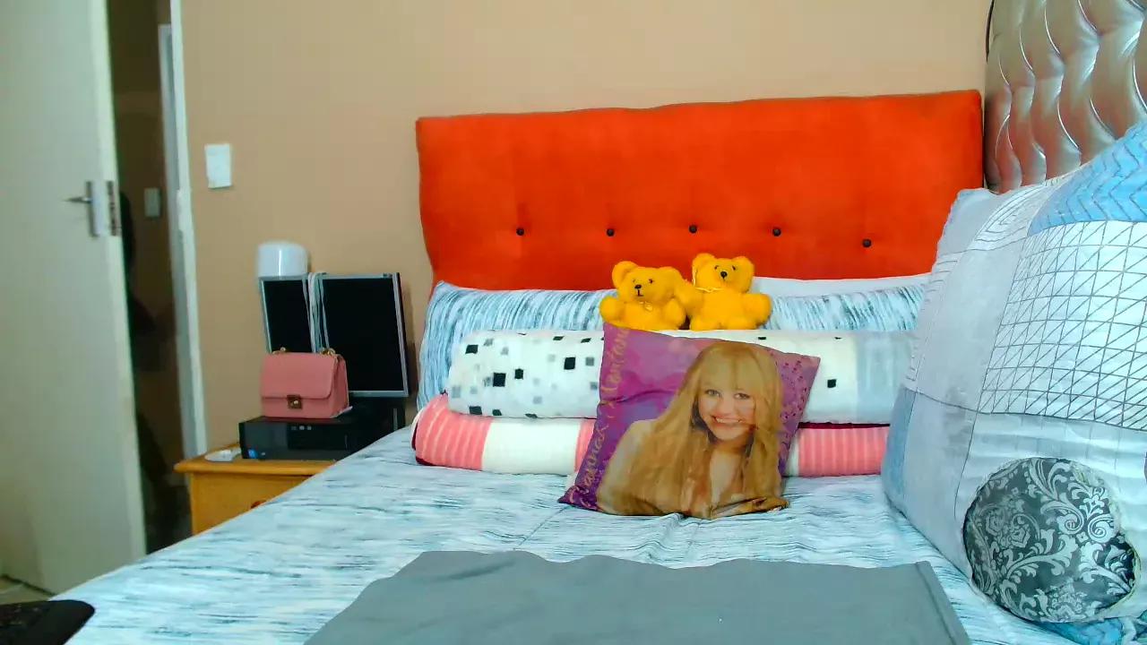 lovenia from Cherry is Freechat
