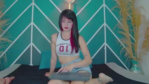 Photos of melanyblair from Cherry is Freechat