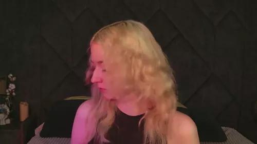 Photos of naomiloys from Cherry is Freechat