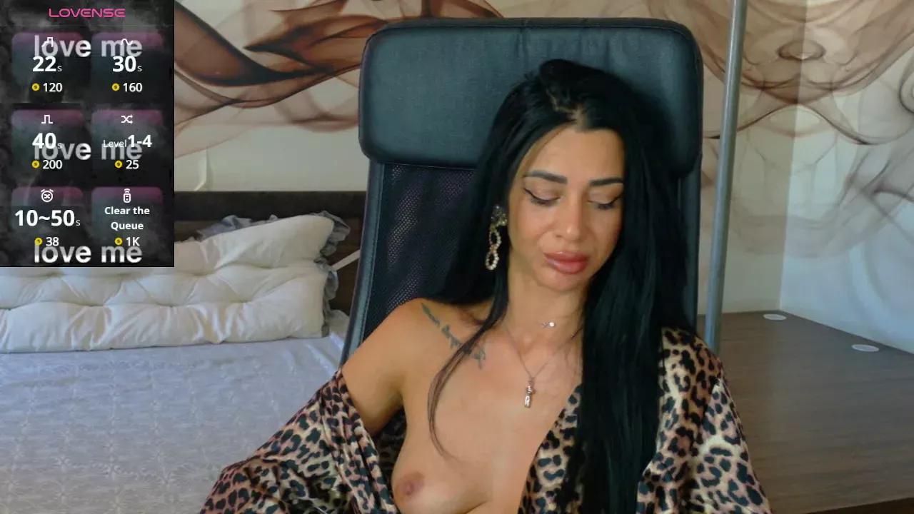 Girls and cam to cam: Watch as these sophisticated entertainers uncover their stunning costumes and curvaceous curves online!