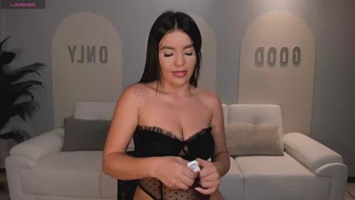 Girls and cam to cam: Watch as these sophisticated entertainers uncover their stunning costumes and curvaceous curves online!