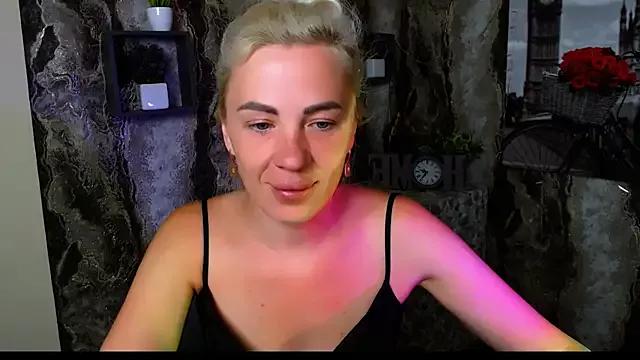 _AmandaGold_ from StripChat is Freechat
