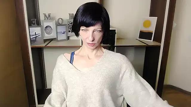 Girls and cam to cam: Watch as these sophisticated entertainers uncover their stunning costumes and curvaceous curves online!