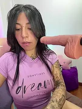 _antonella_dreamss from StripChat is Freechat