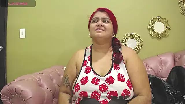_hannacurvy from StripChat is Freechat