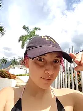 _Laary_Lily from StripChat is Freechat