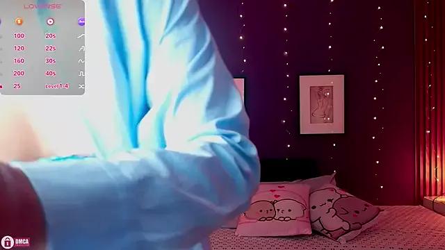 Girls and cam to cam: Watch as these sophisticated entertainers uncover their stunning costumes and curvaceous curves online!