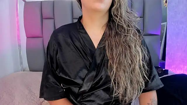 Girls and cam to cam: Watch as these sophisticated entertainers uncover their stunning costumes and curvaceous curves online!