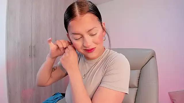 _miamadison from StripChat is Freechat